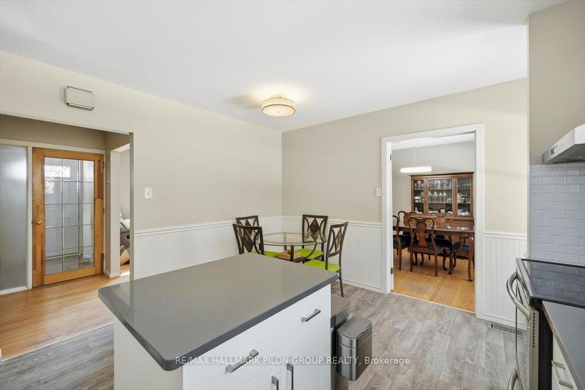 2116 Grafton Crescent photo 9