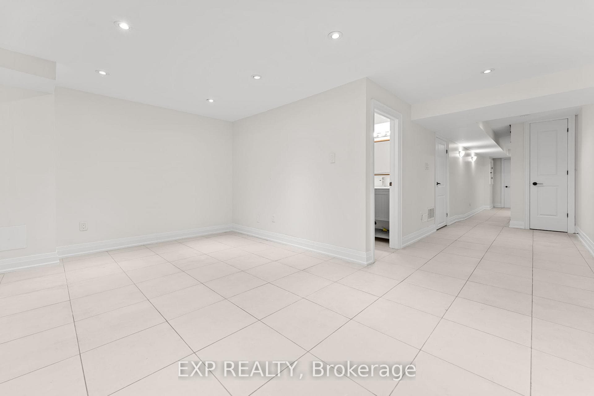 17 Harrison Avenue photo 35