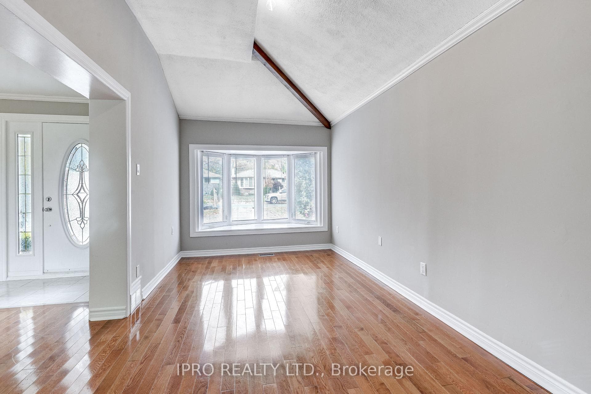 31 Burgby Avenue photo 8