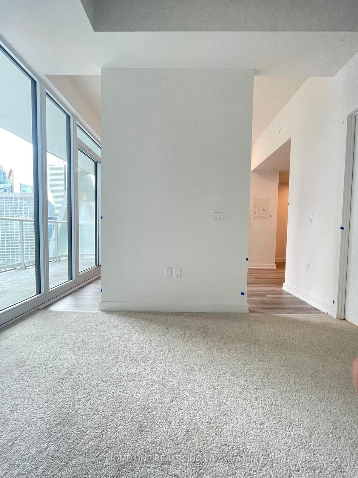 230 Simcoe Street Unit 2113 photo 5
