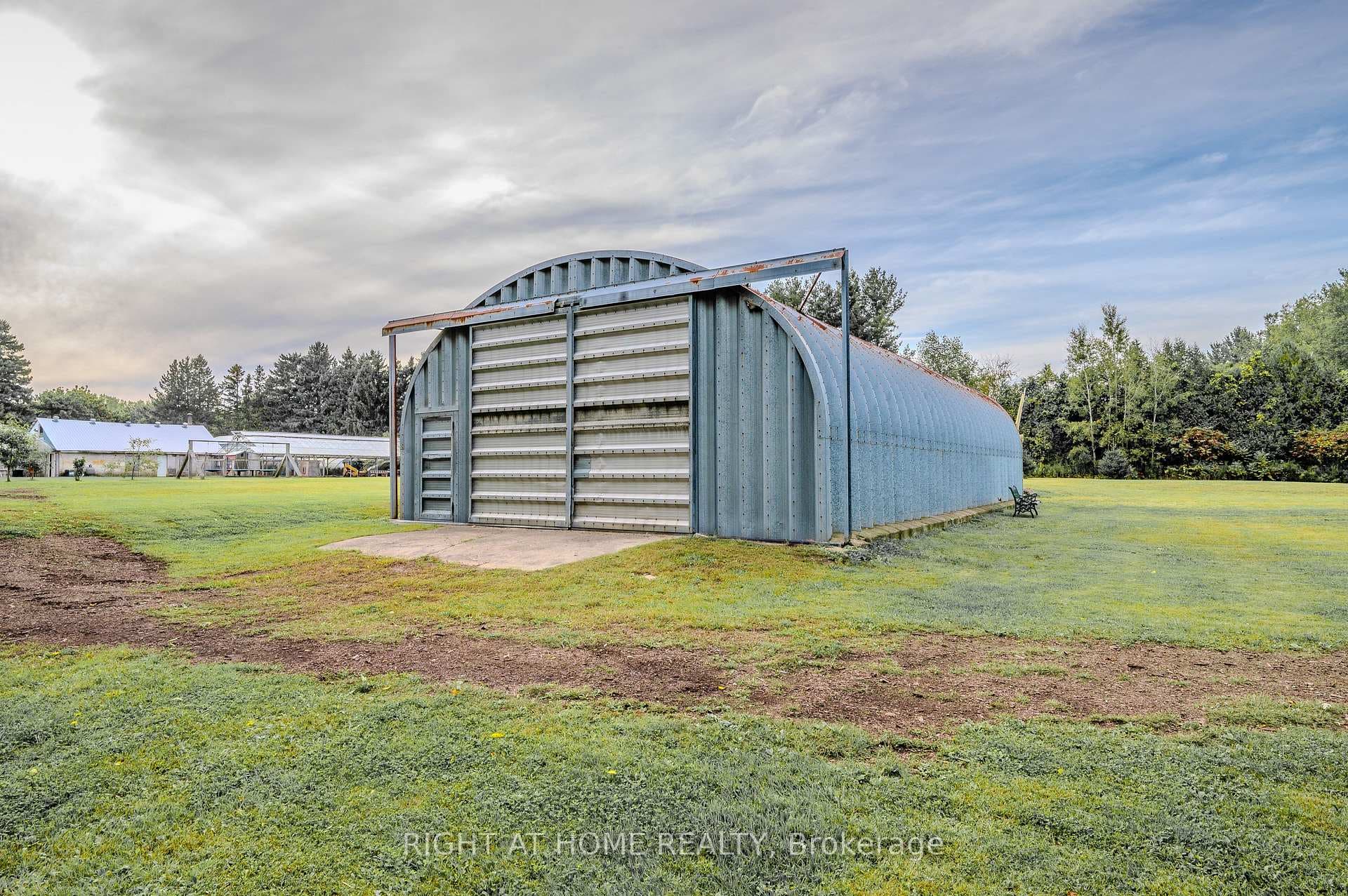 1,800 sq foot Quonset Hut