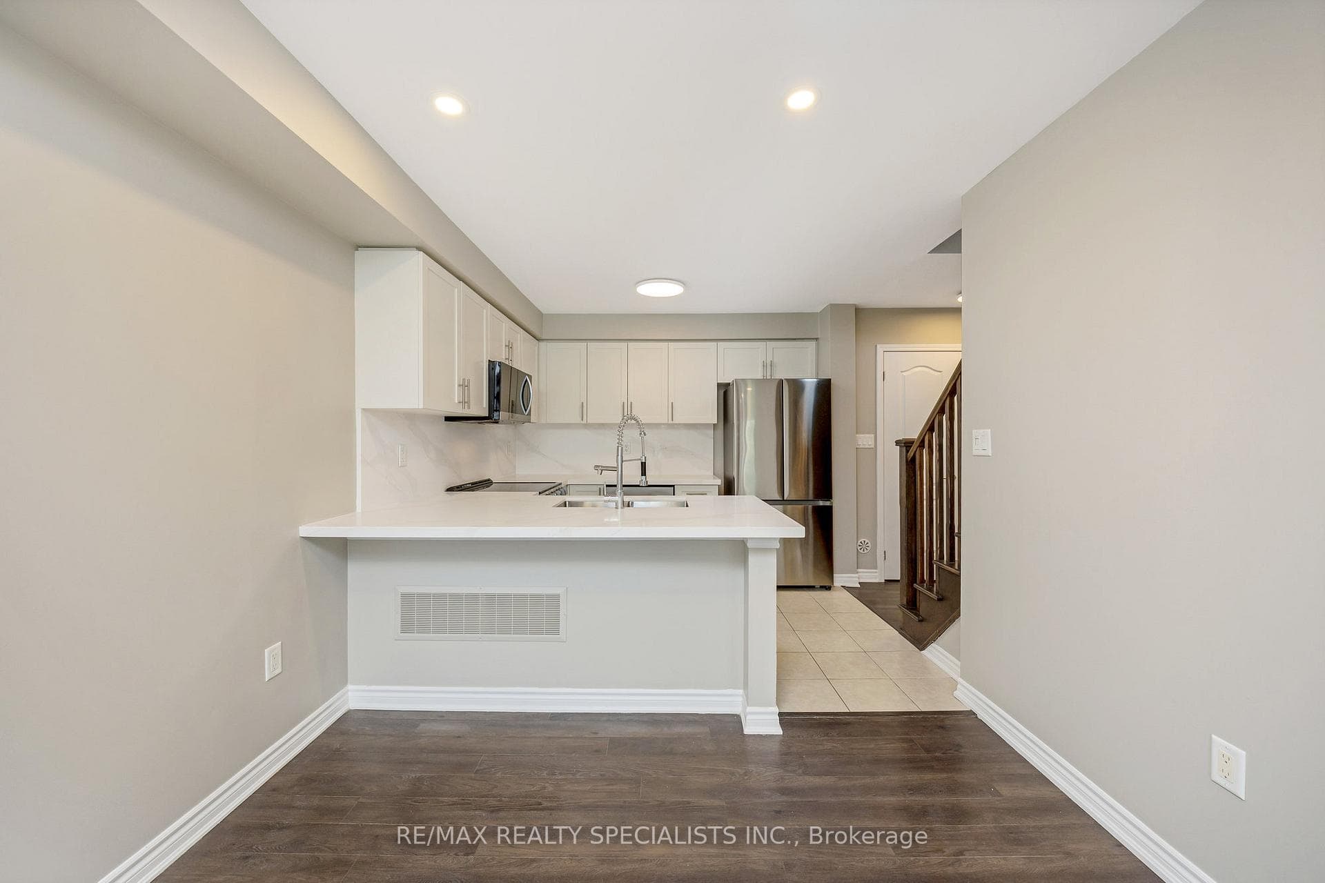 1573 Leblanc Court photo 14