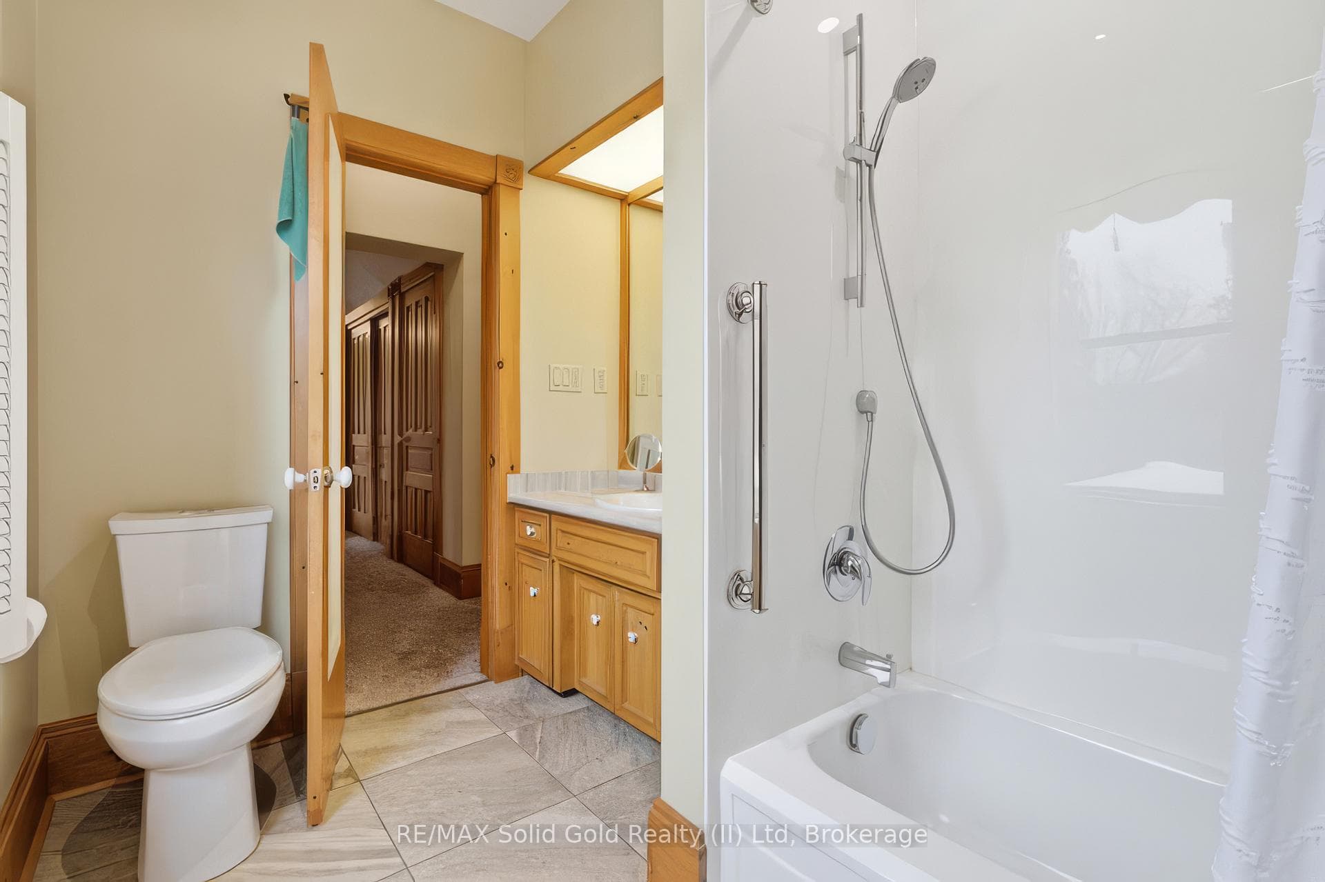 24 Queensway Drive photo 16