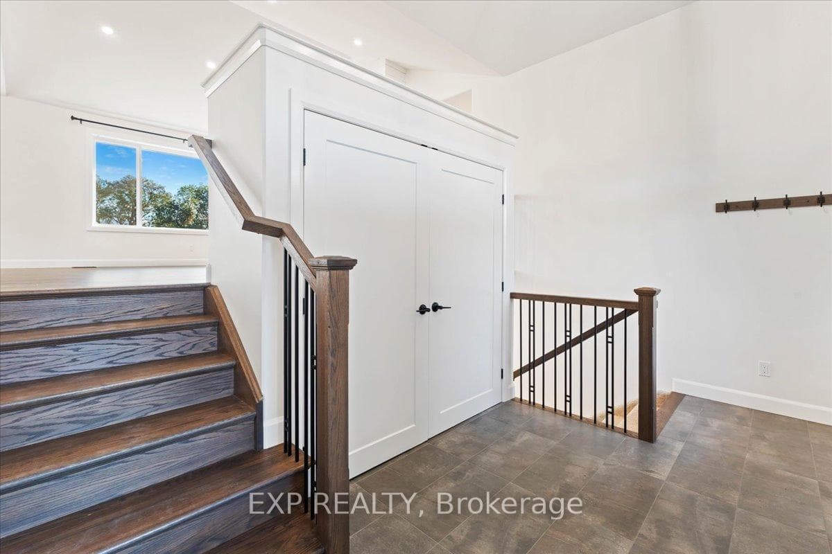 251 Wallbridge Road photo 29