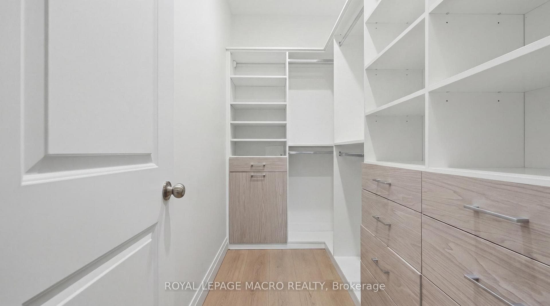 1055 Bay Street photo 18