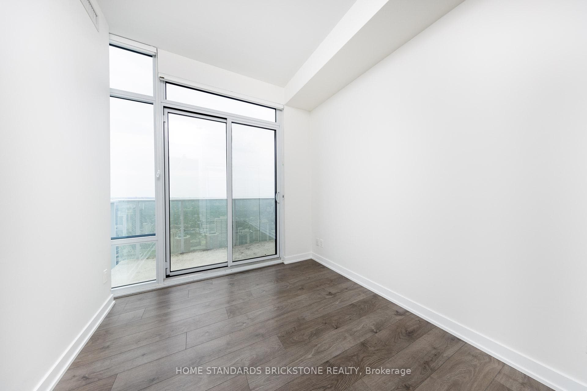 501 Yonge Street Unit 5205 photo 17
