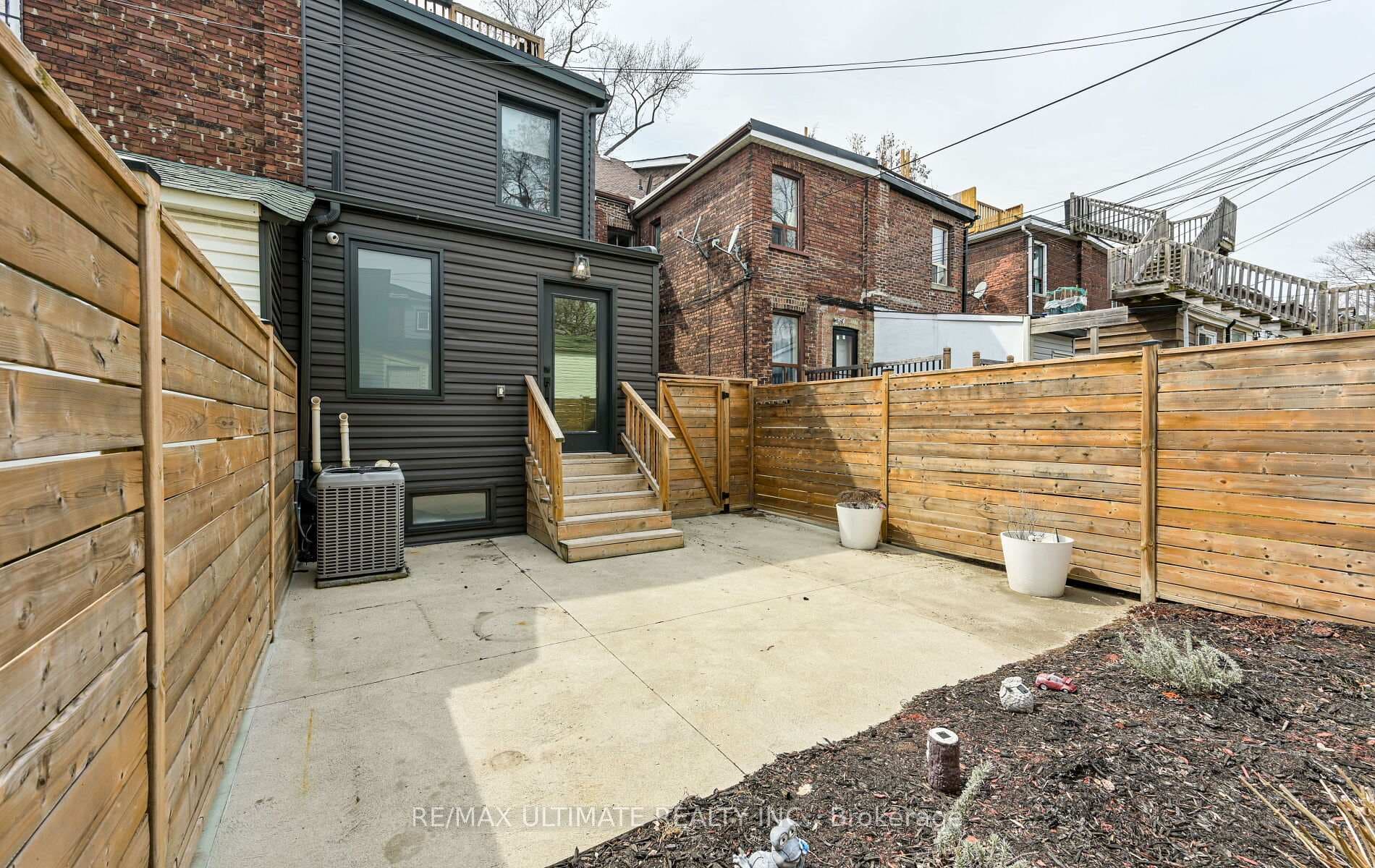 501A Carlaw Avenue Unit Main Floor photo 33