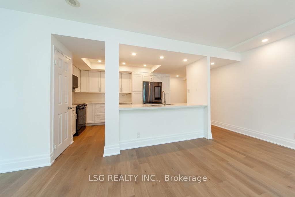 99 Harbour Square Unit 812 photo 17