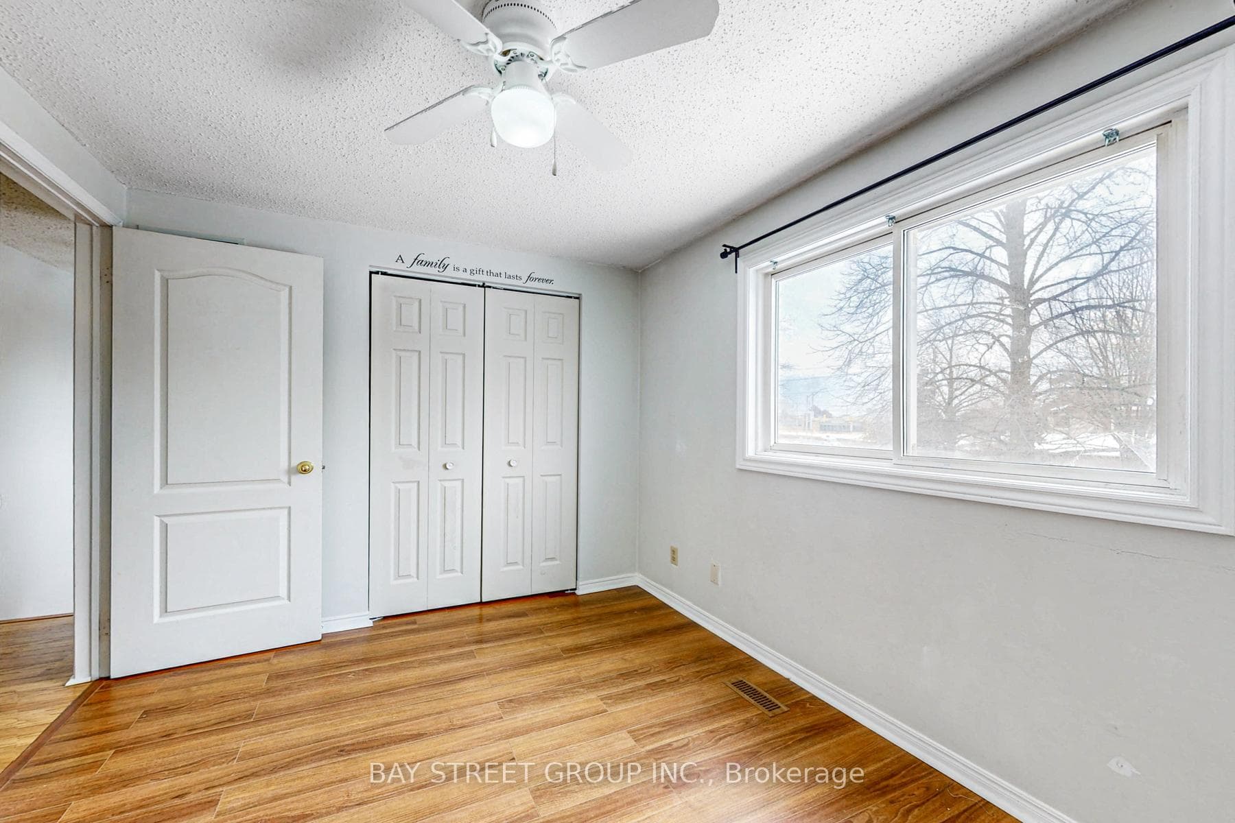 1232 Guelph Line Unit 13 photo 11