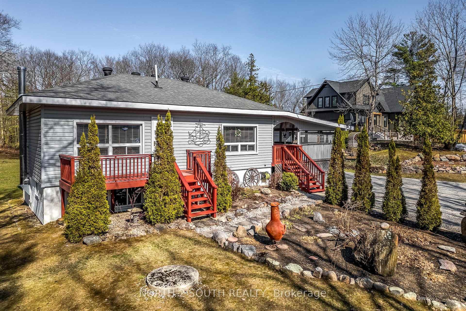 2390 Honey Harbour Road photo 2