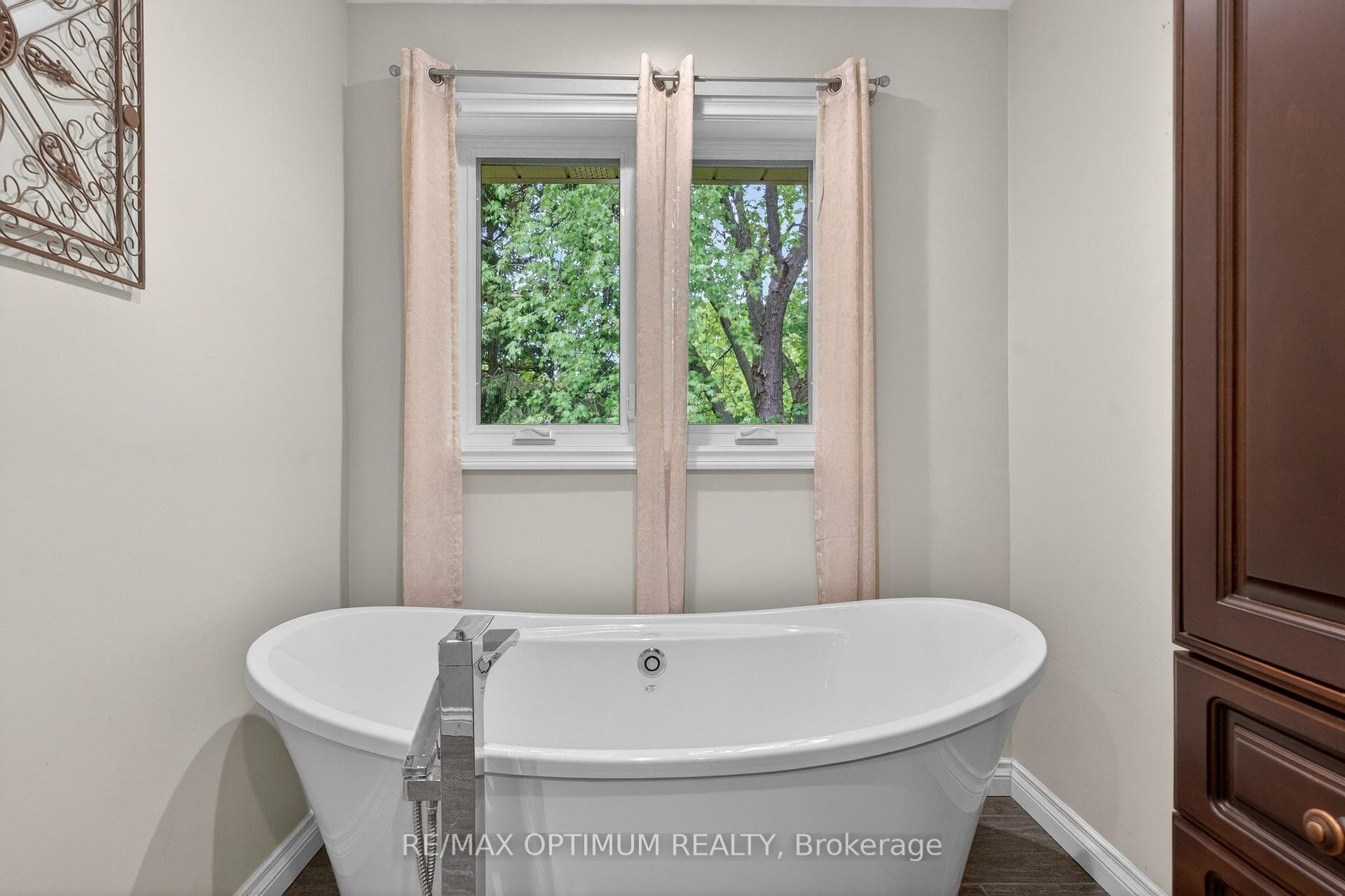 529 Campbellville Road photo 19