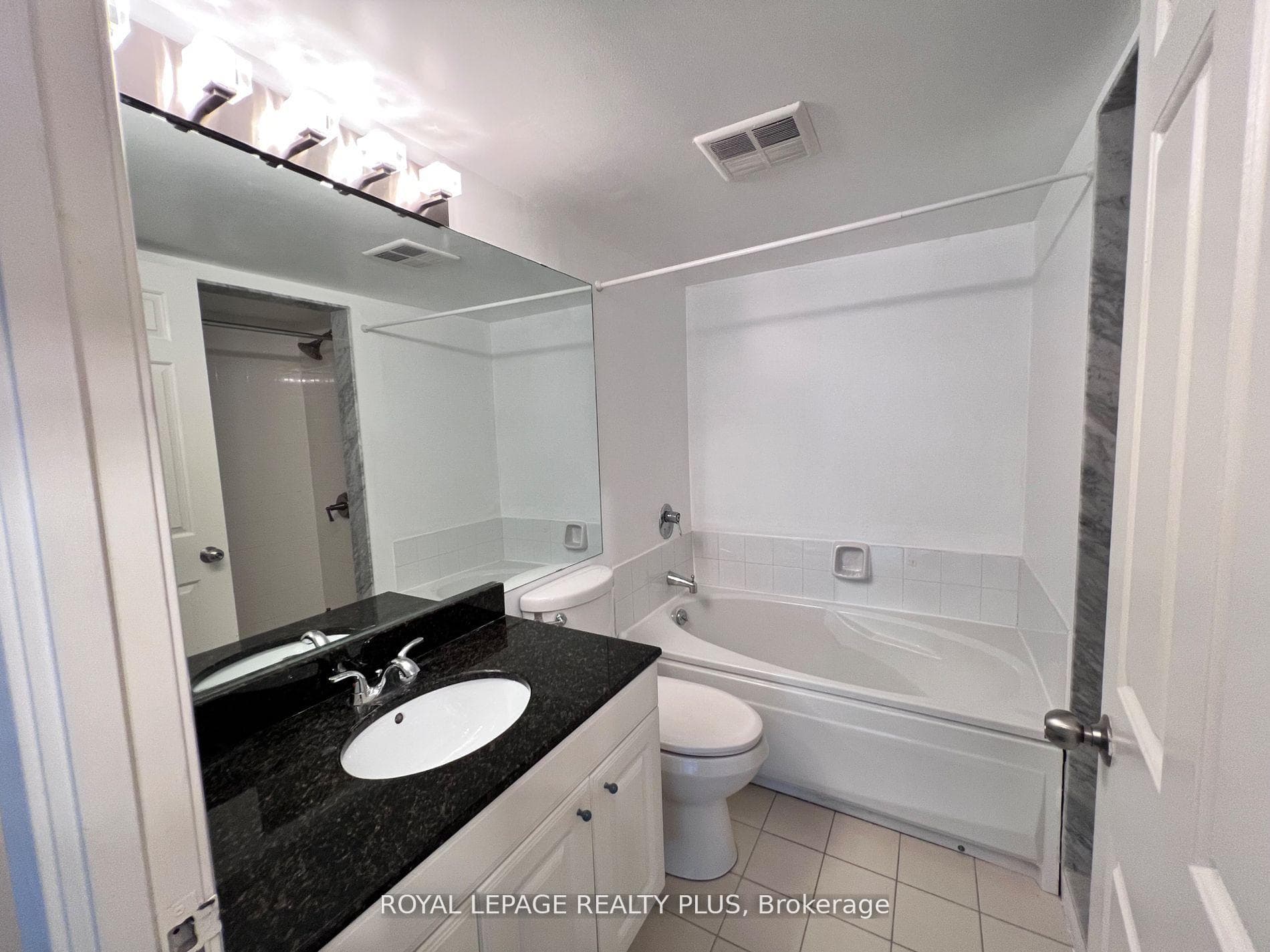 44 Gerrard Street Unit 1601 photo 21