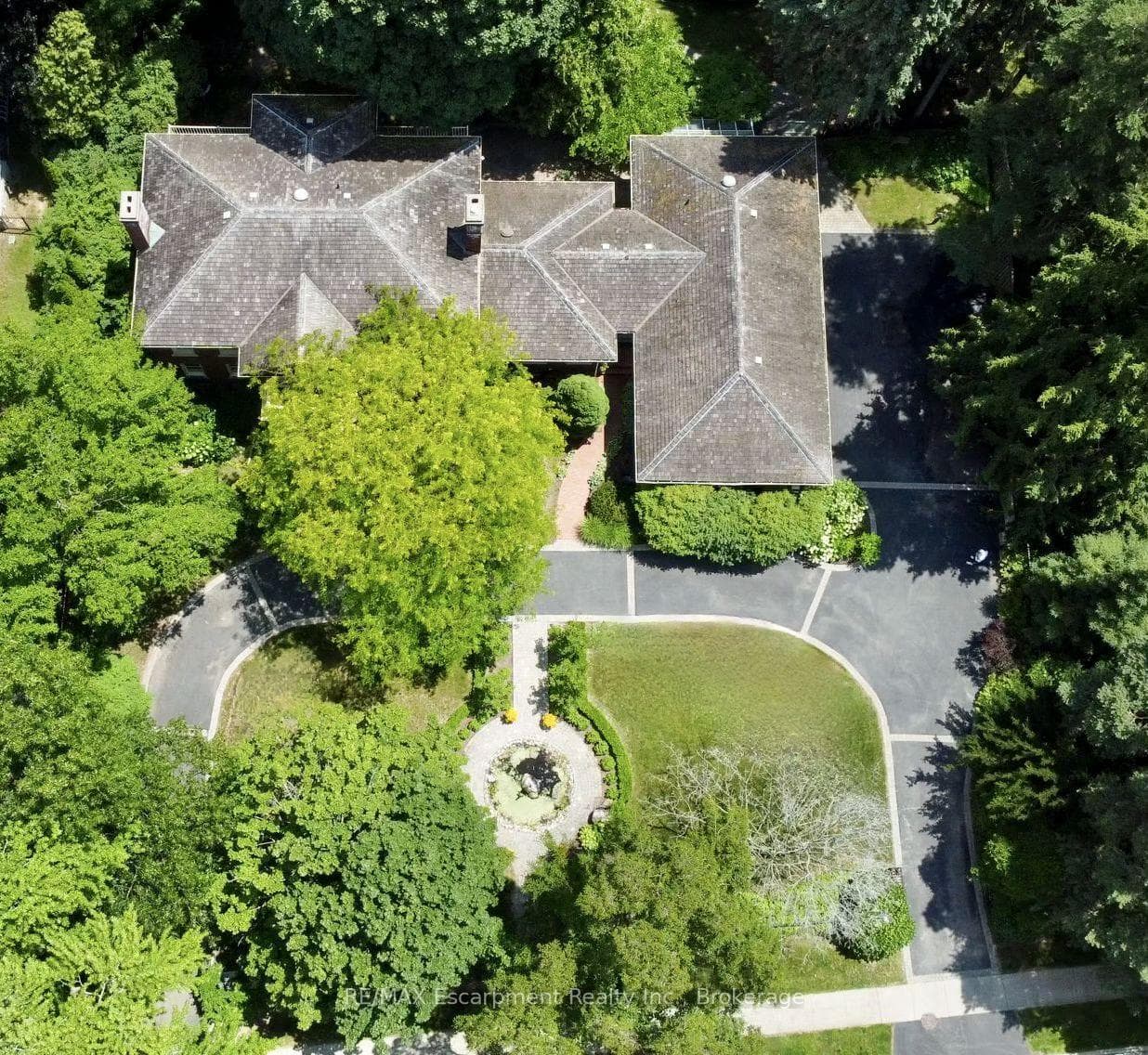 488 Macdonald Road photo 5