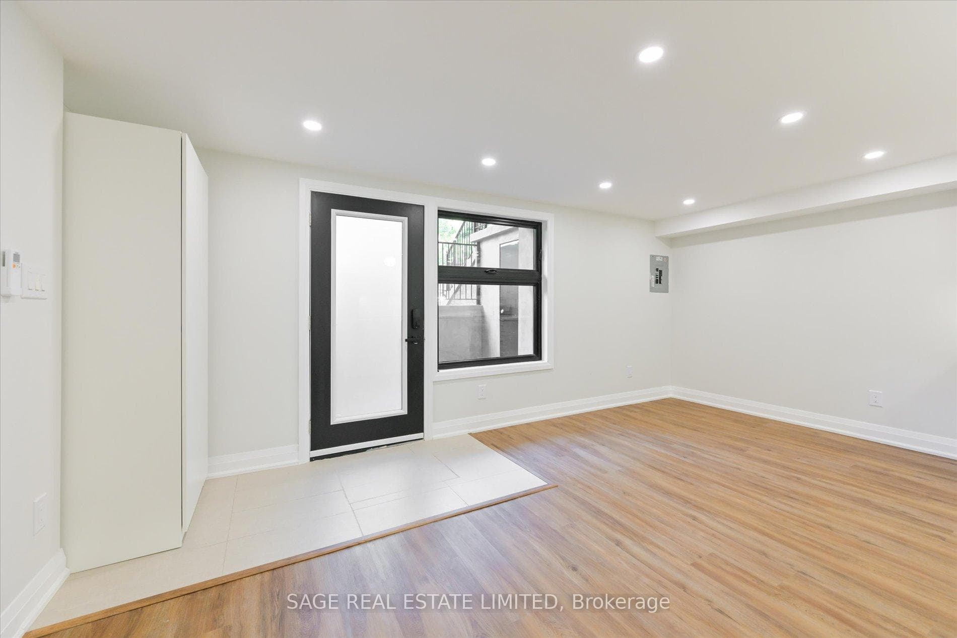 22 Lansdowne Avenue Unit A photo 6