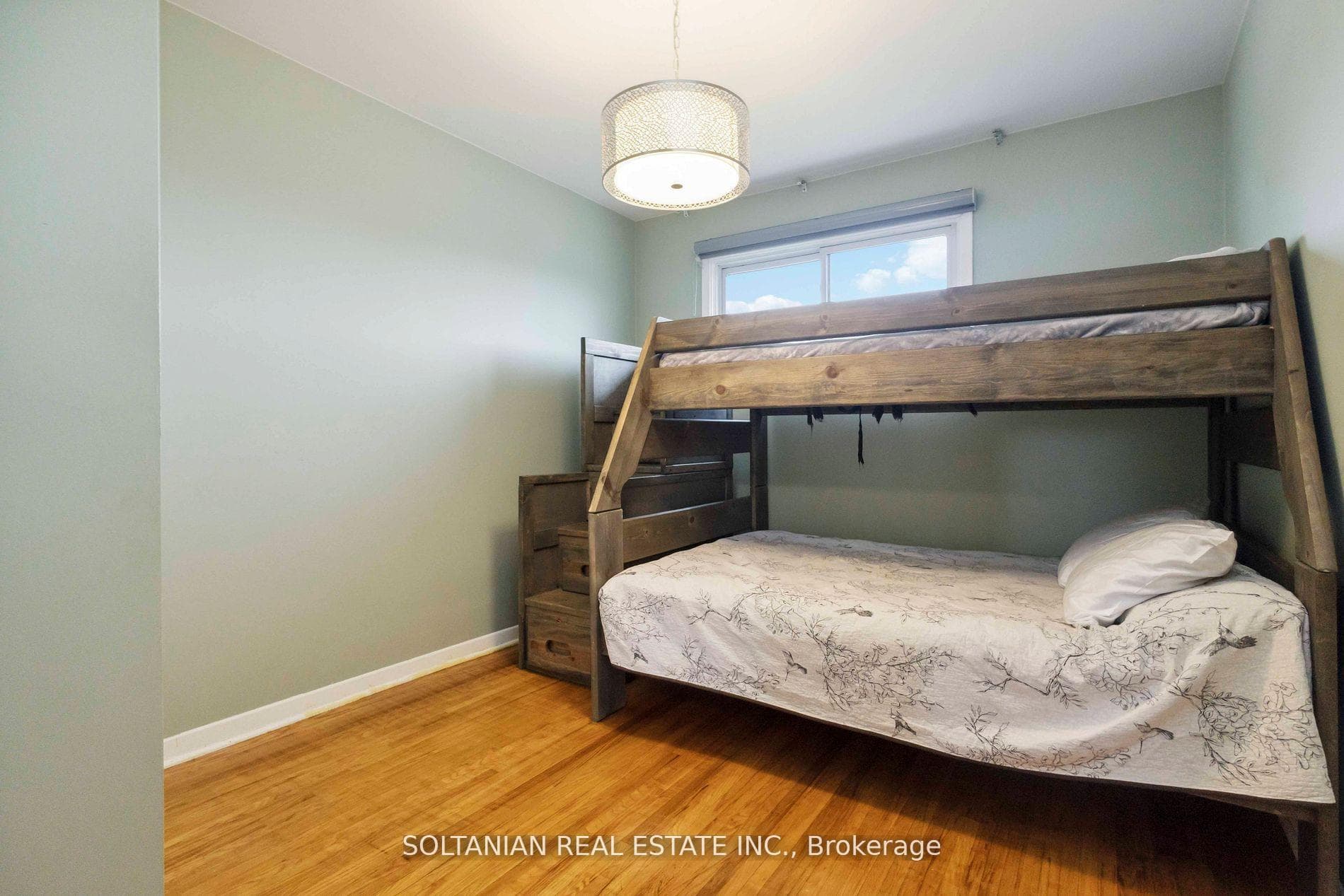 102 Elnathan Crescent photo 19