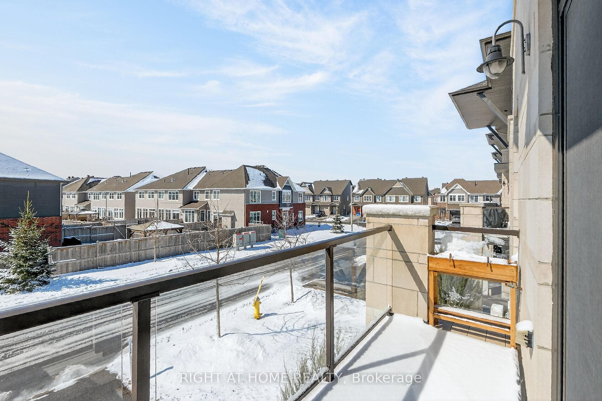 570 Labrador Crescent photo 27