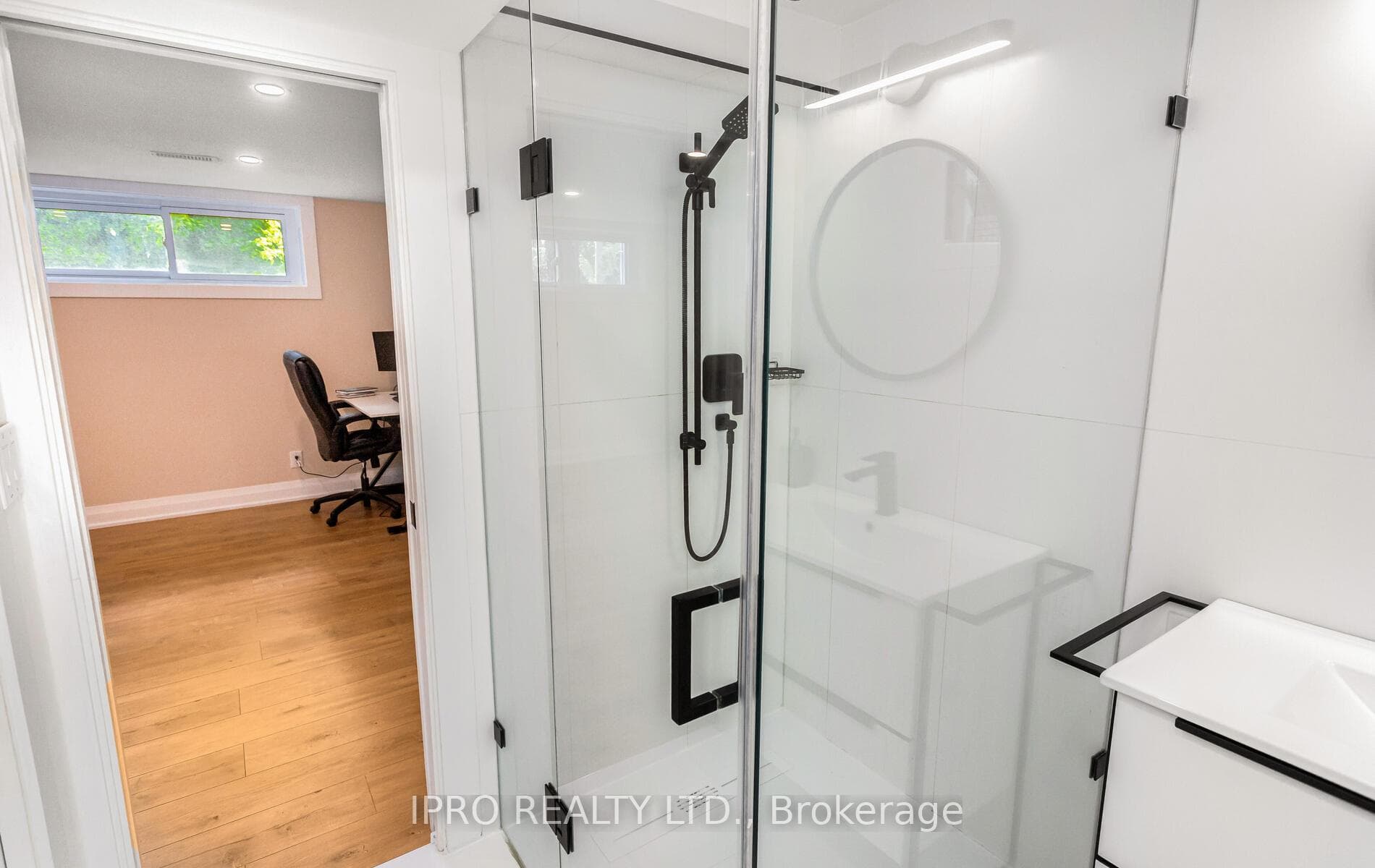14 Crombie Place photo 35