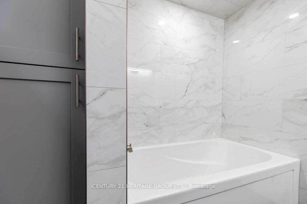 291 East 24th Street Unit Lower photo 18