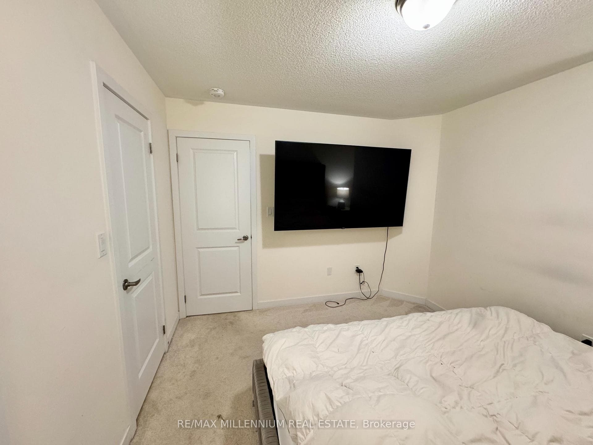 1559 Moonseed Place photo 11