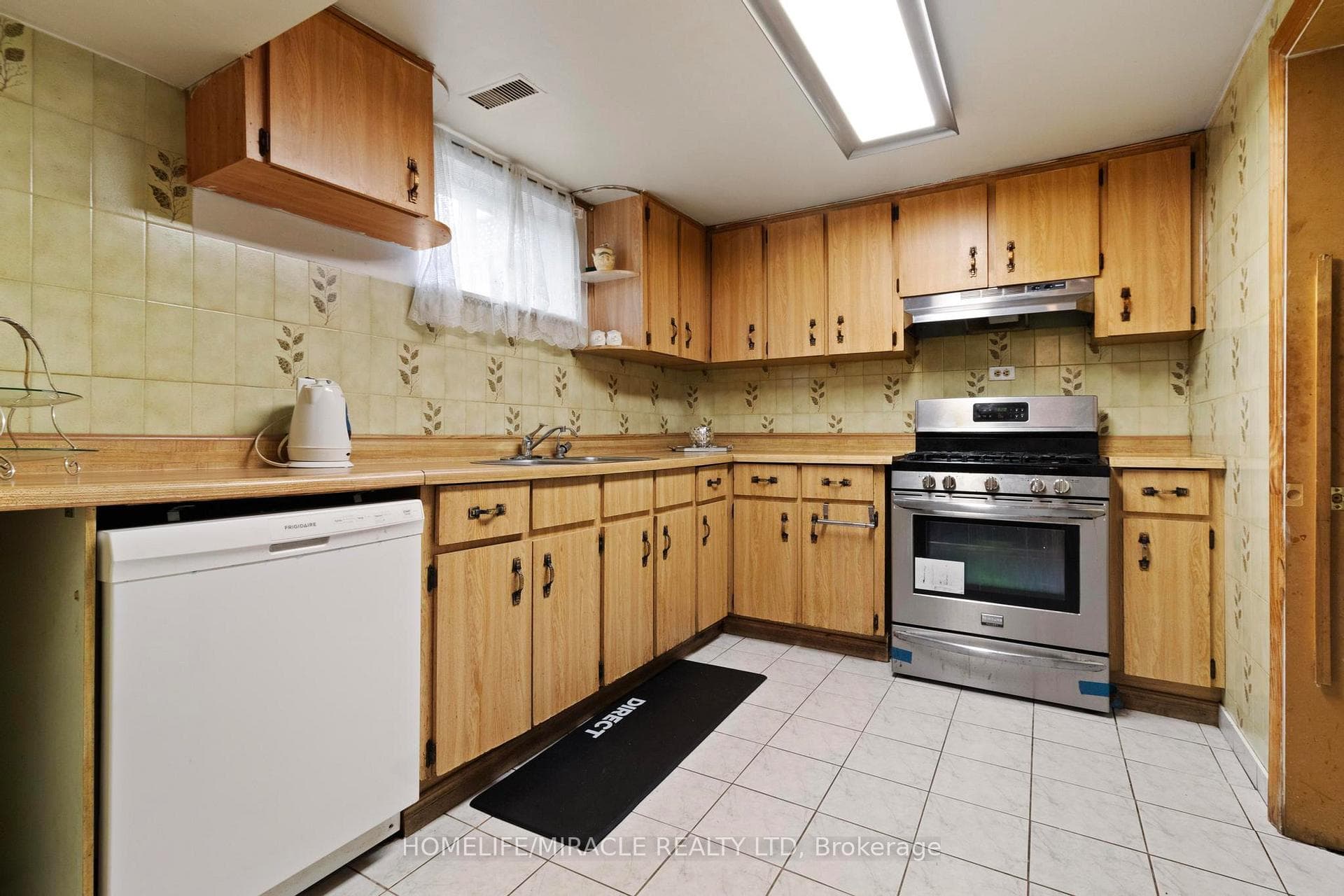 60 Prouse Drive photo 32