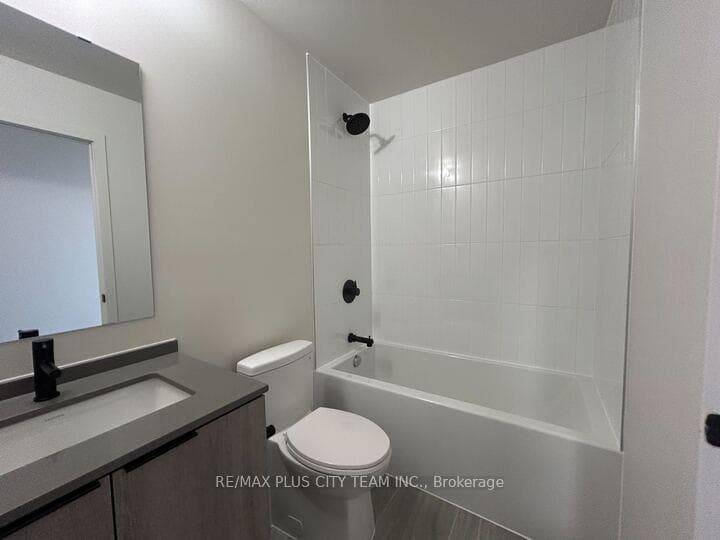 181 Sterling Road Unit 916 photo 16