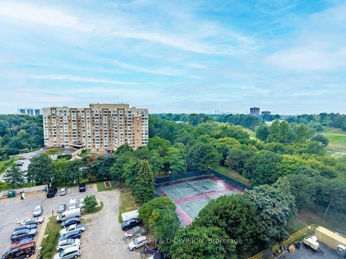 1535 Lakeshore Road Unit 1103 photo 25