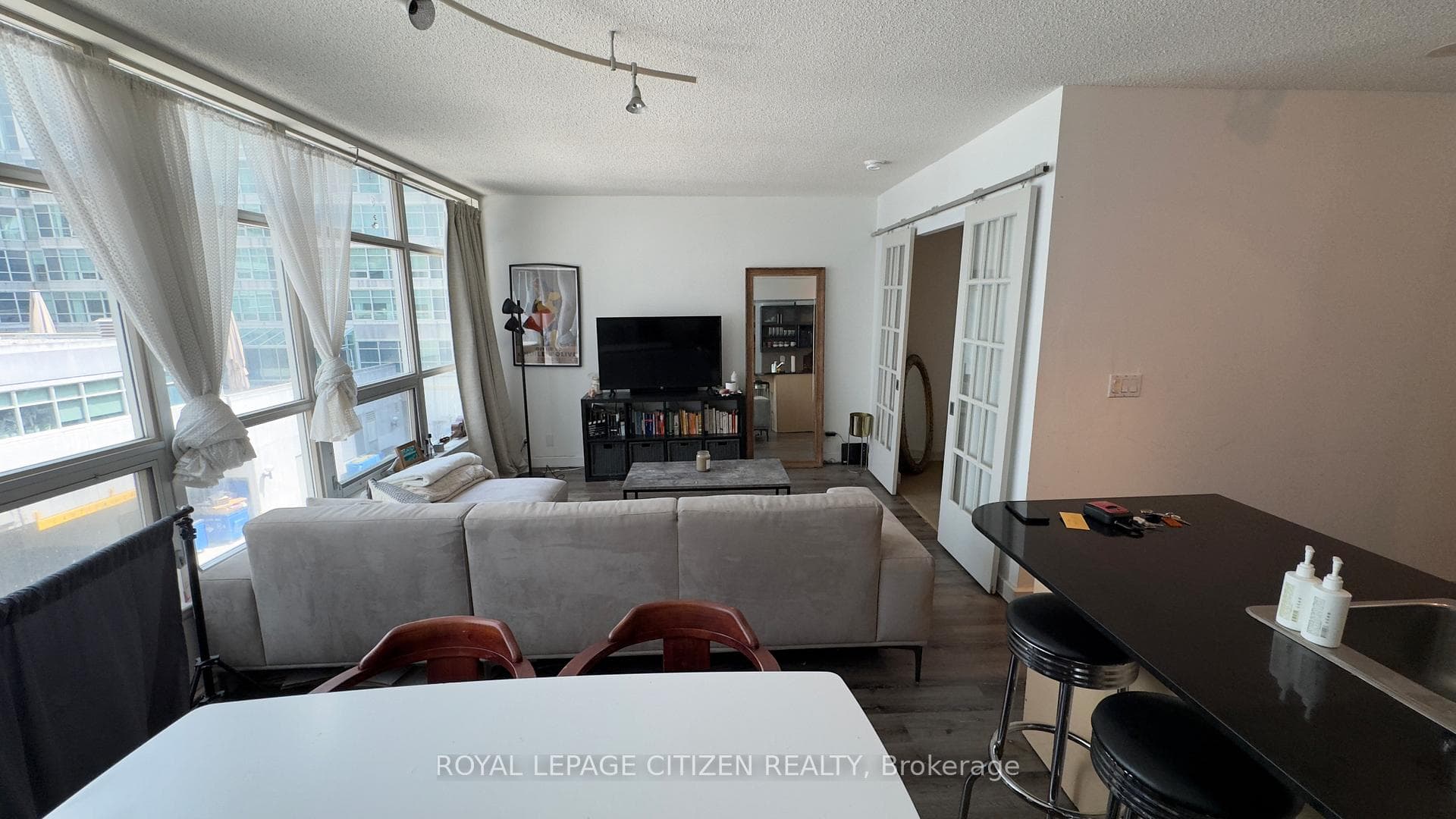 350 Wellington Street Unit 317 photo 16
