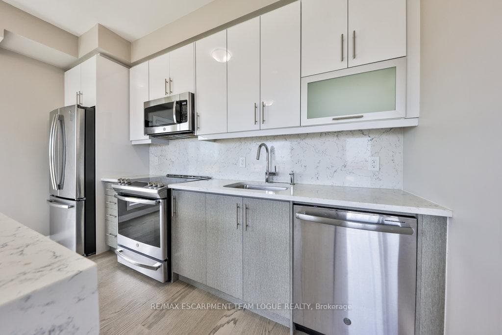 128 GROVEWOOD COMMON N/A Unit 509 photo 11