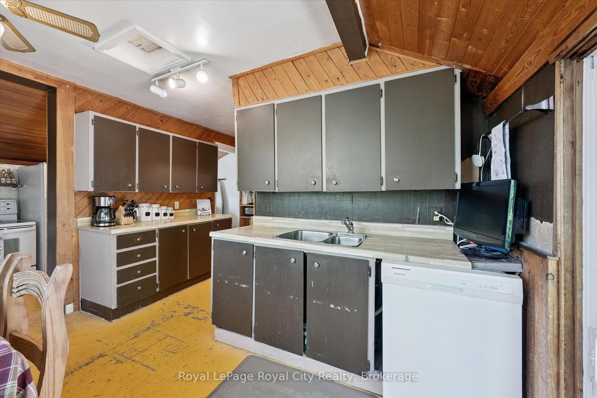 115 Grove Street photo 23