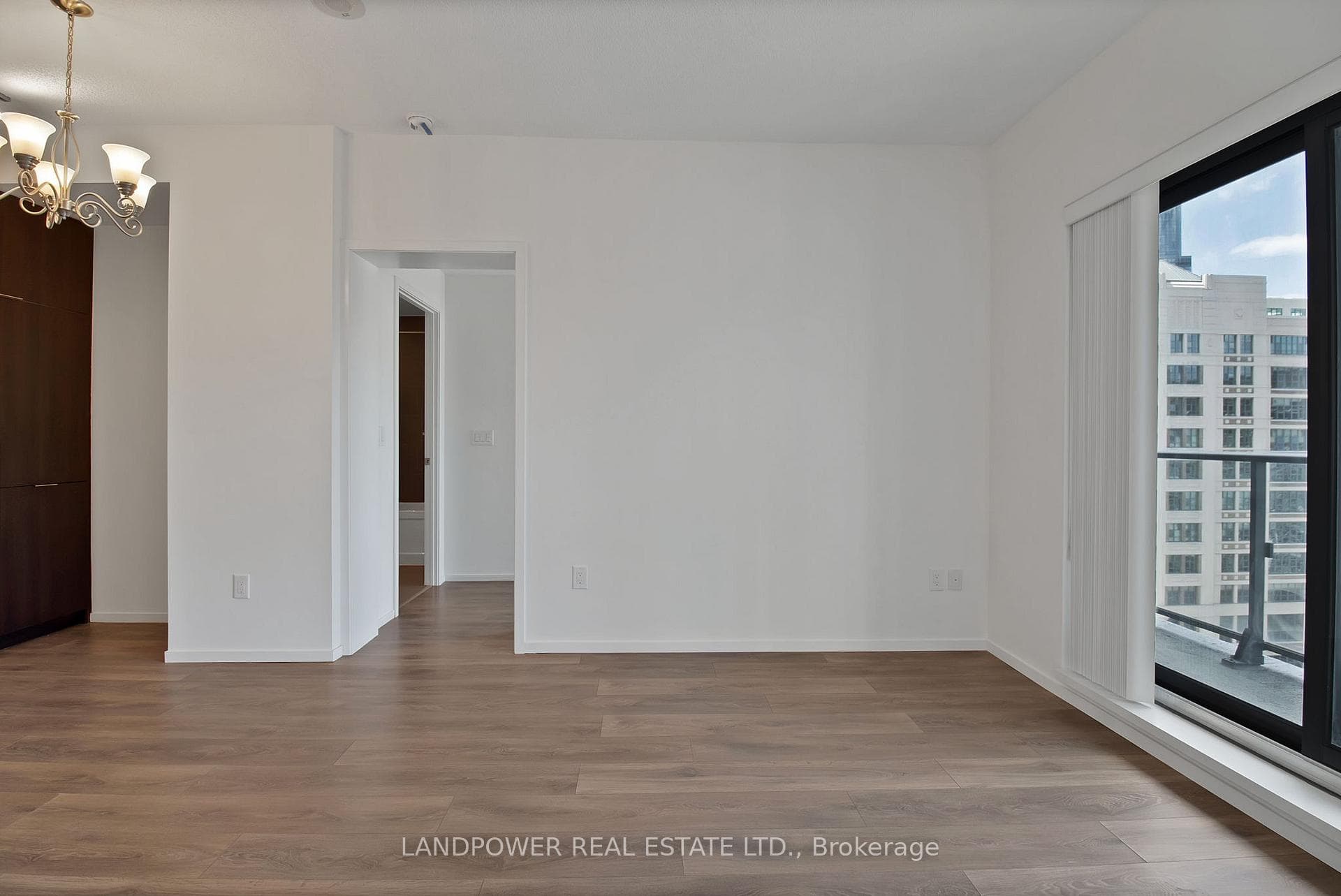 159 Dundas Street Unit 1107 photo 6