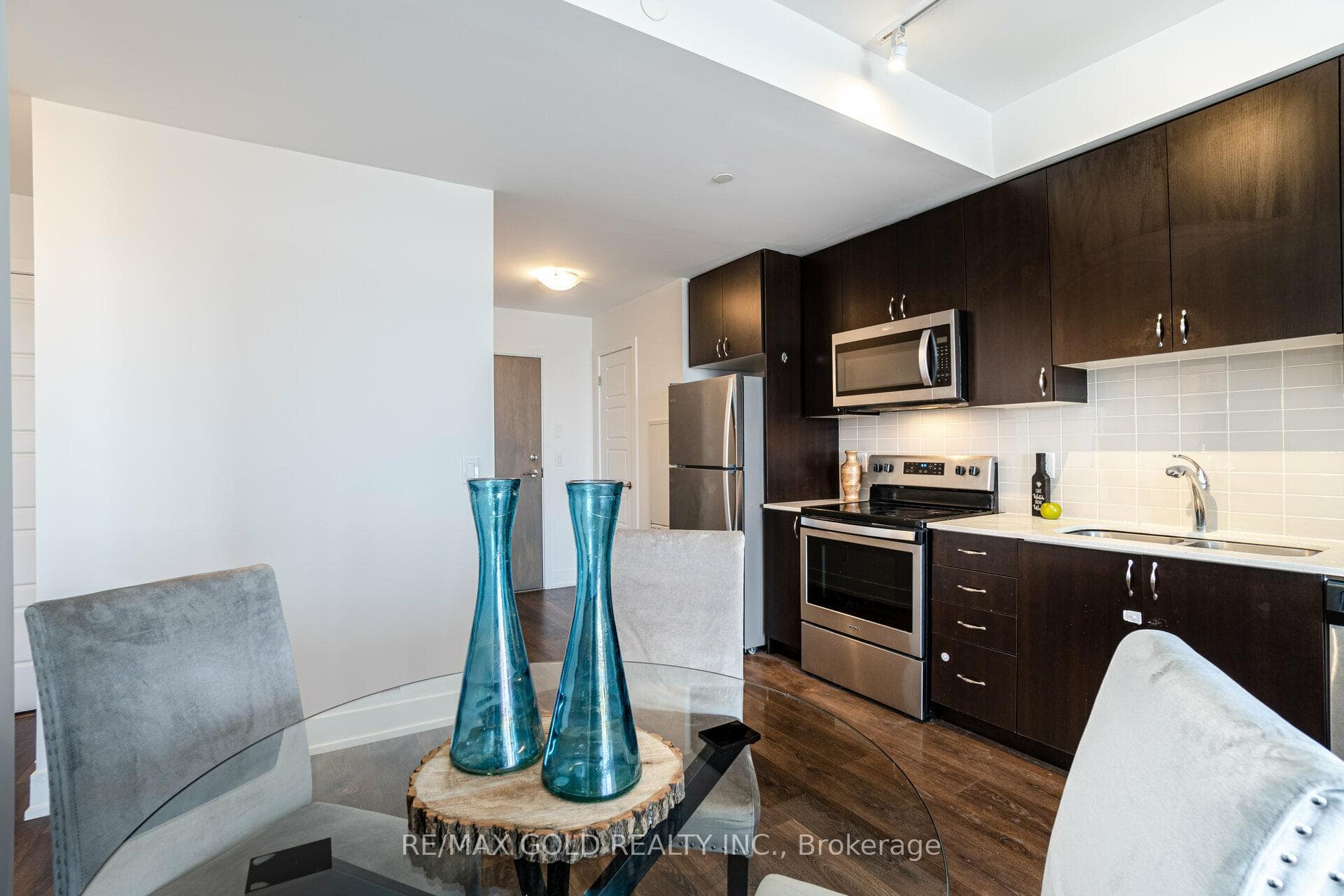 1255 Bayly Street Unit LP03 photo 9
