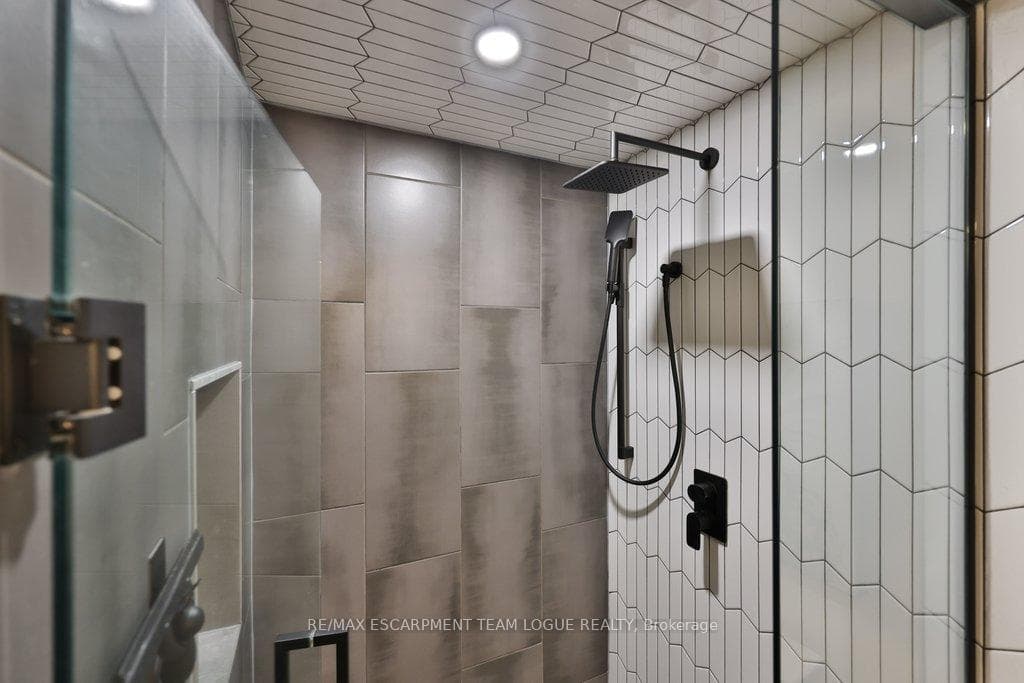 322 CAROLINE Street photo 28