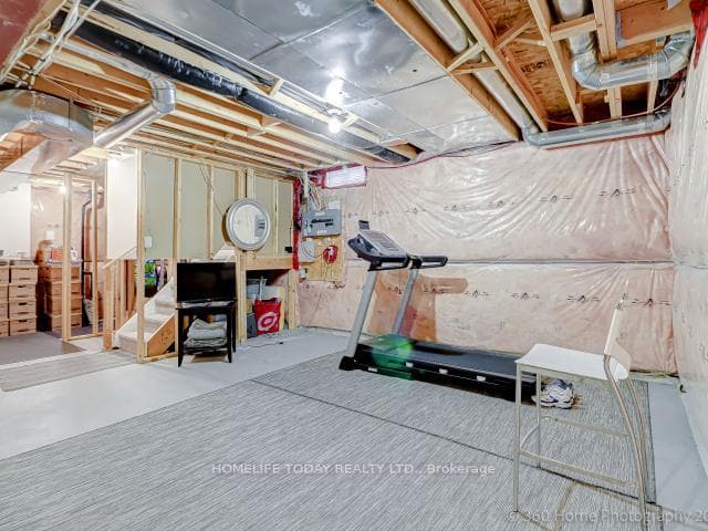 5 Donlevy Crescent photo 27