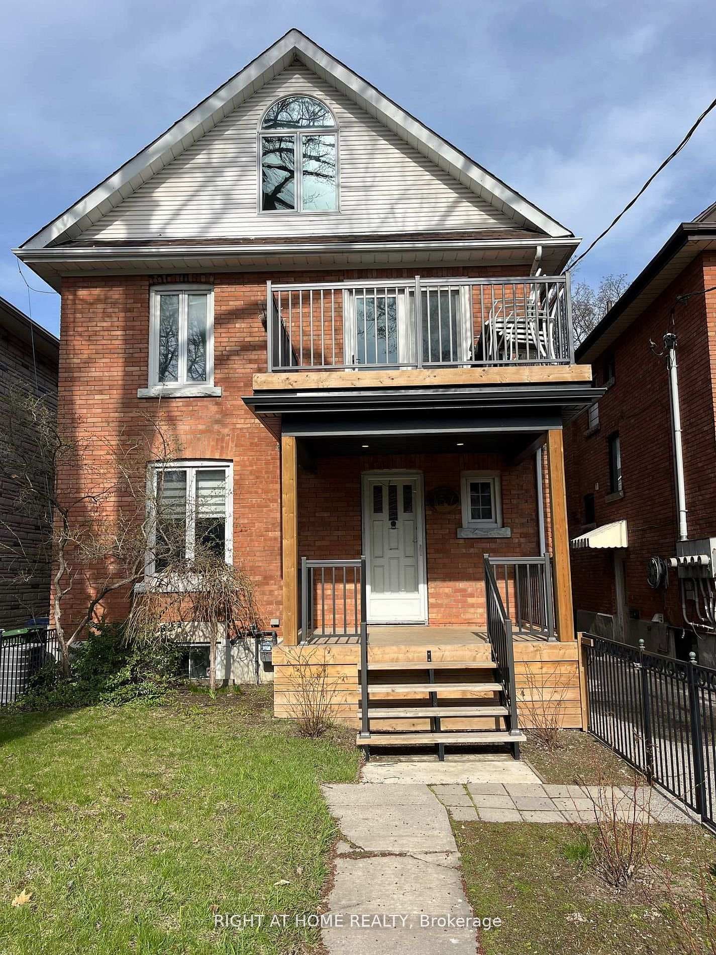 157 Medland Street photo 1