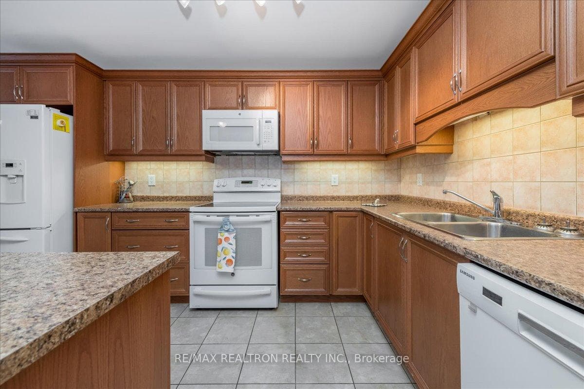 15 Via Vistana Road photo 7