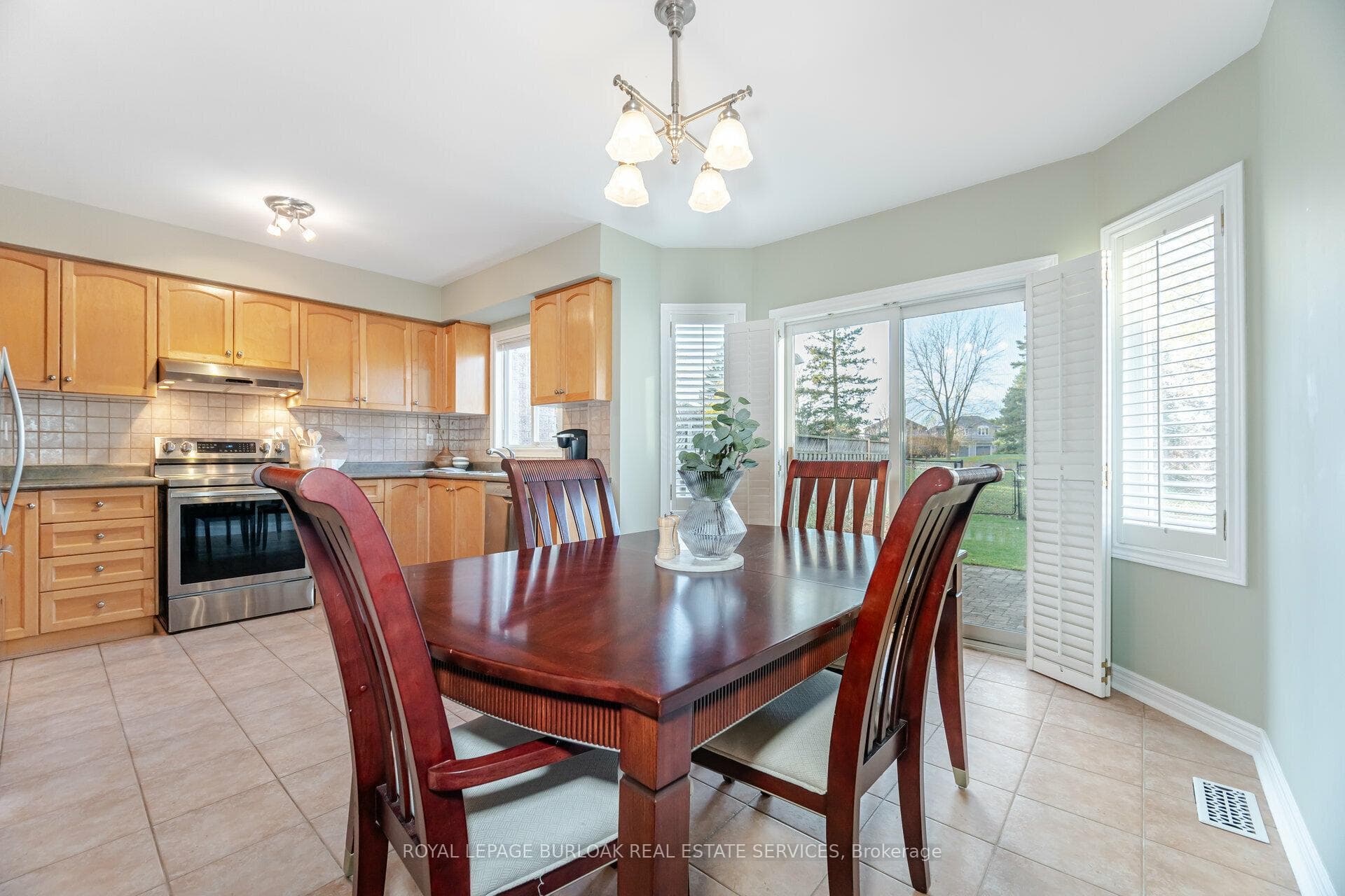 39 Coolspring Crescent photo 11