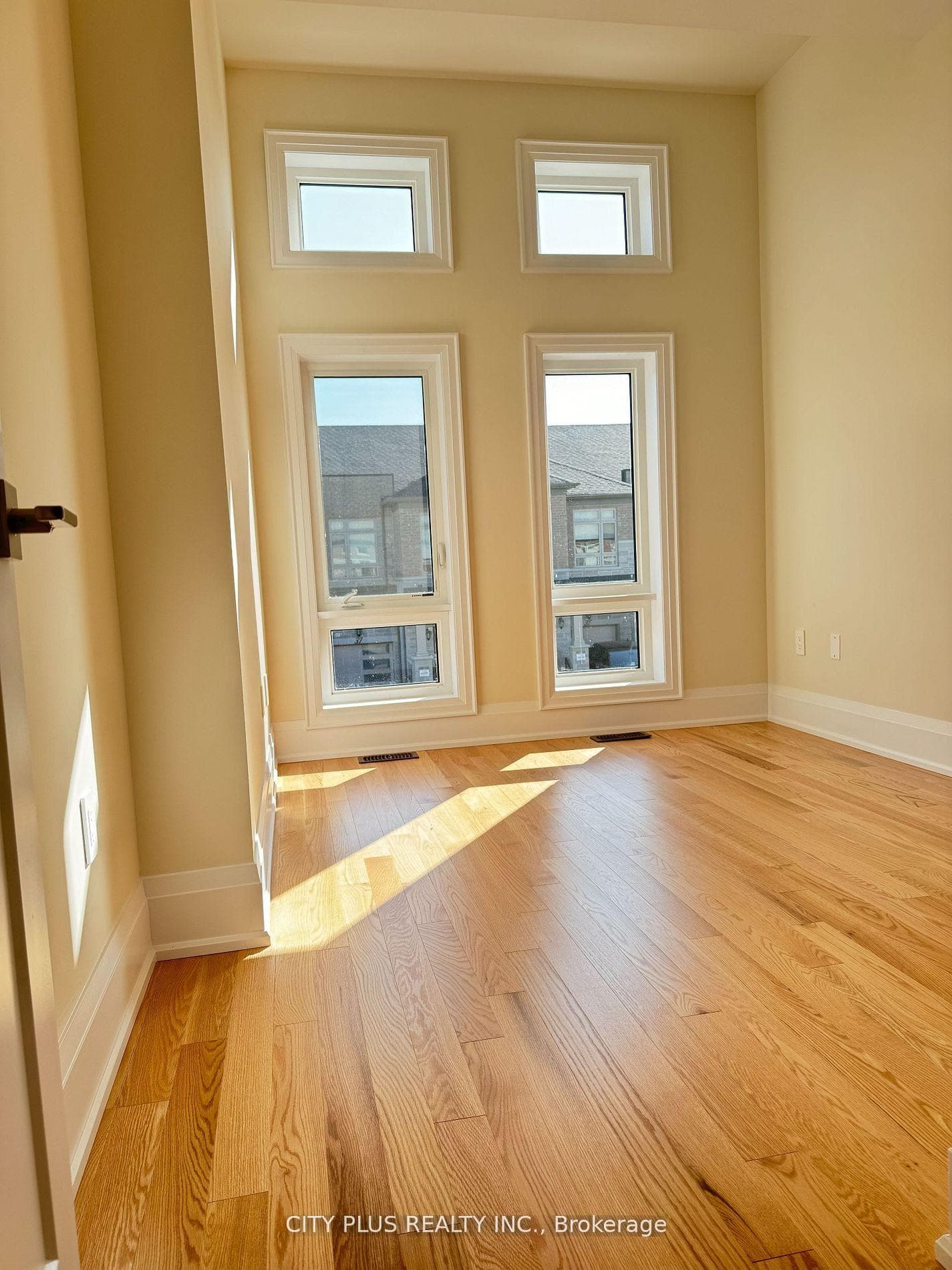 38 Schmeltzer Crescent photo 15