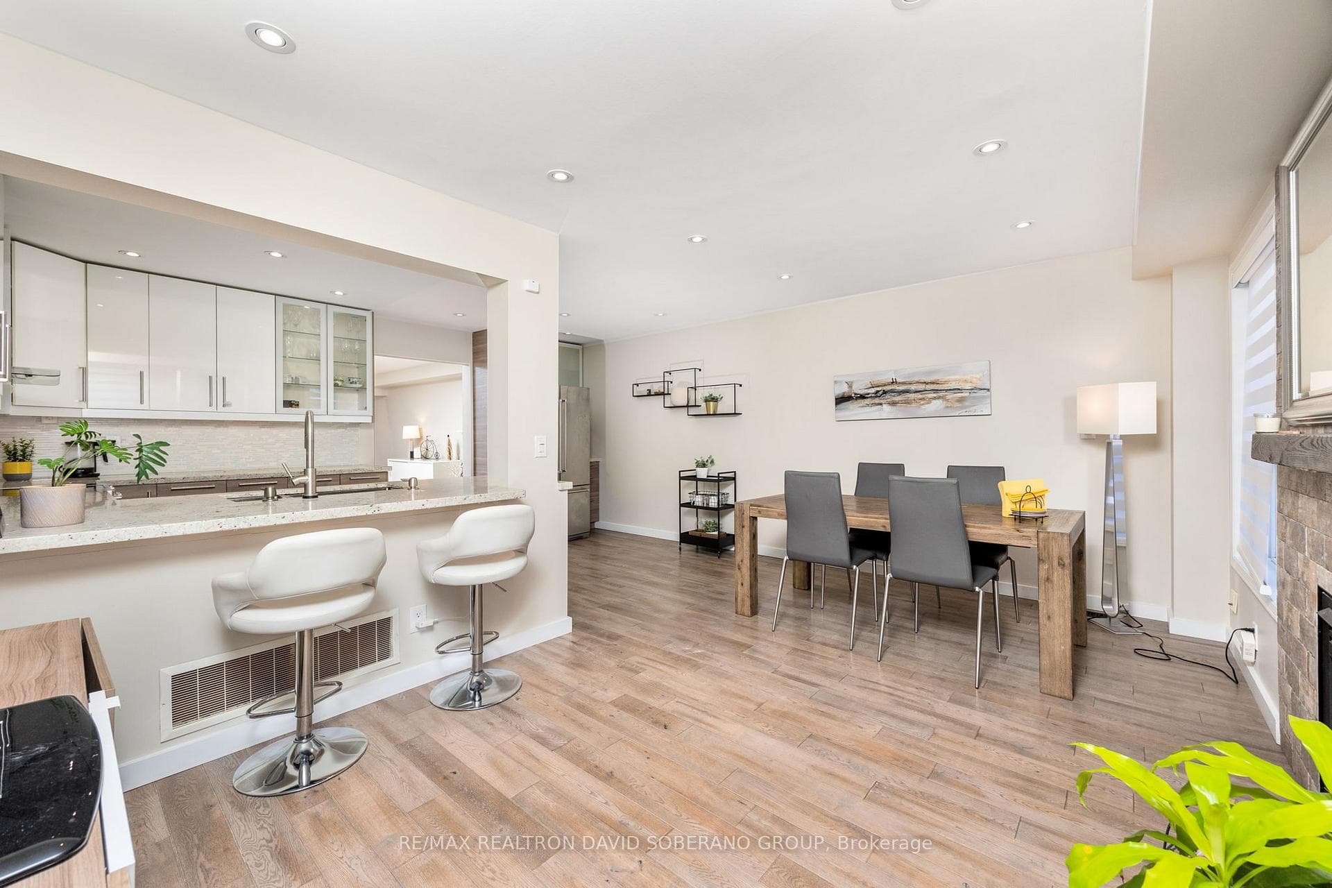 144 Benjamin Hood Crescent photo 11