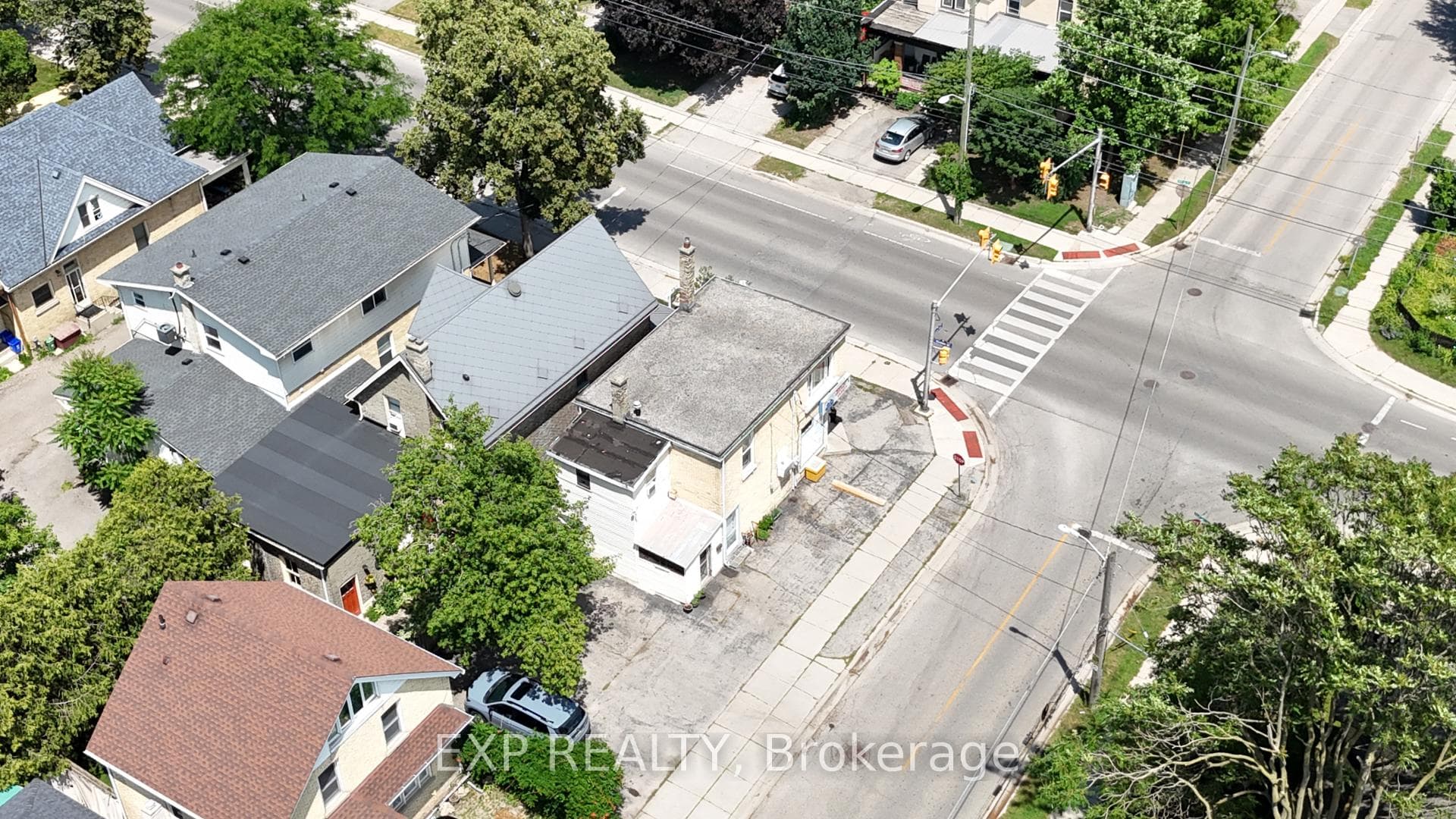 511 Quebec Street photo 4