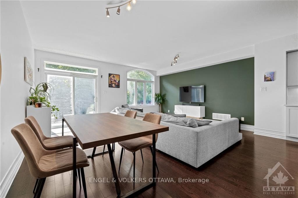242 STEDMAN Street photo 10