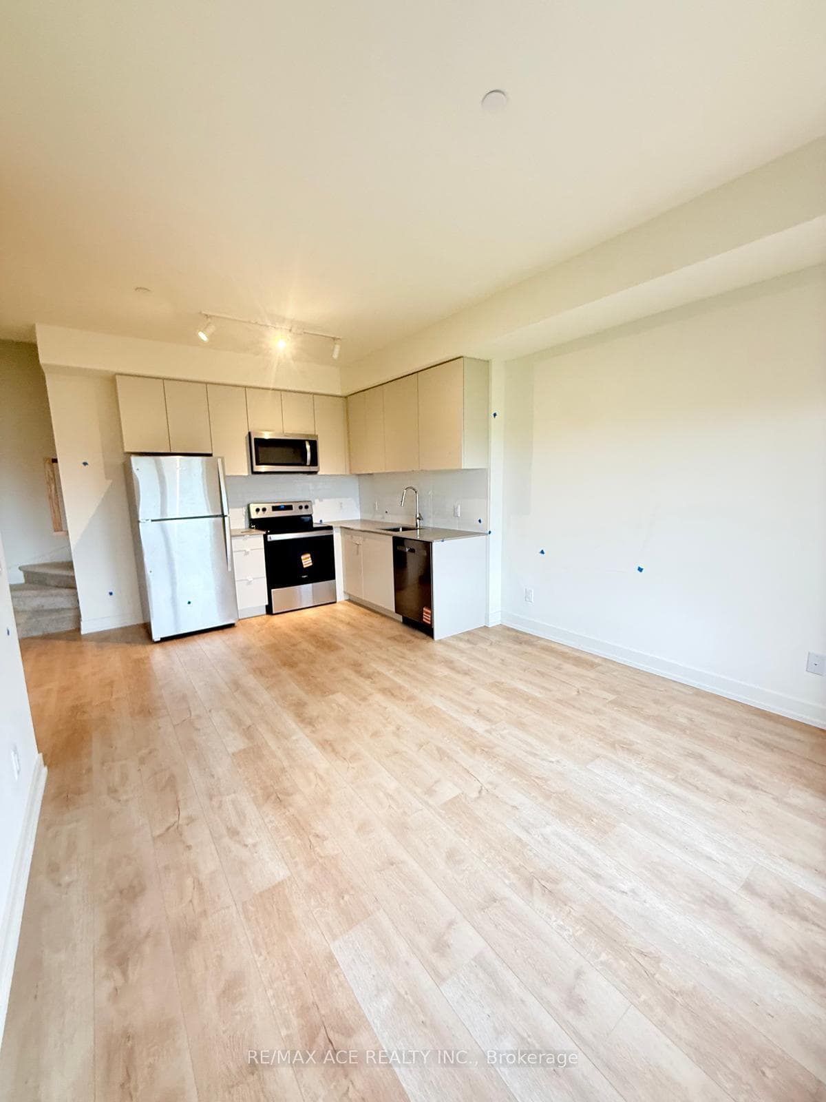 16 Melbourne Avenue Unit 317B photo 30
