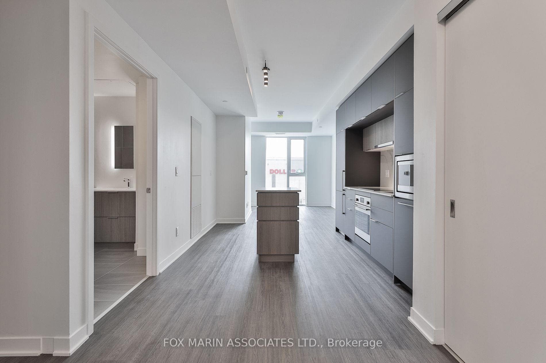 185 Alberta Avenue Unit 309 photo 2