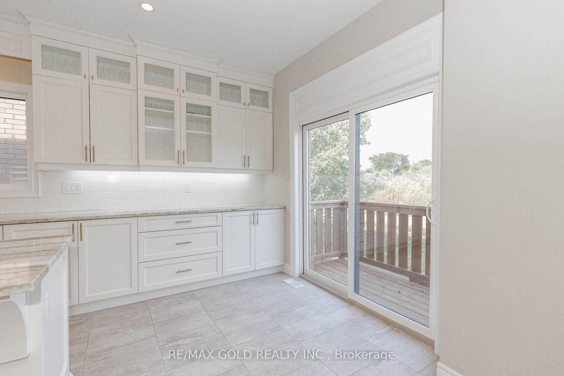 61 Eleanor Avenue Unit Upstairs photo 26