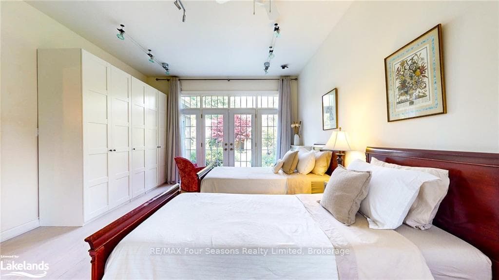 70 BRUCE Street photo 21