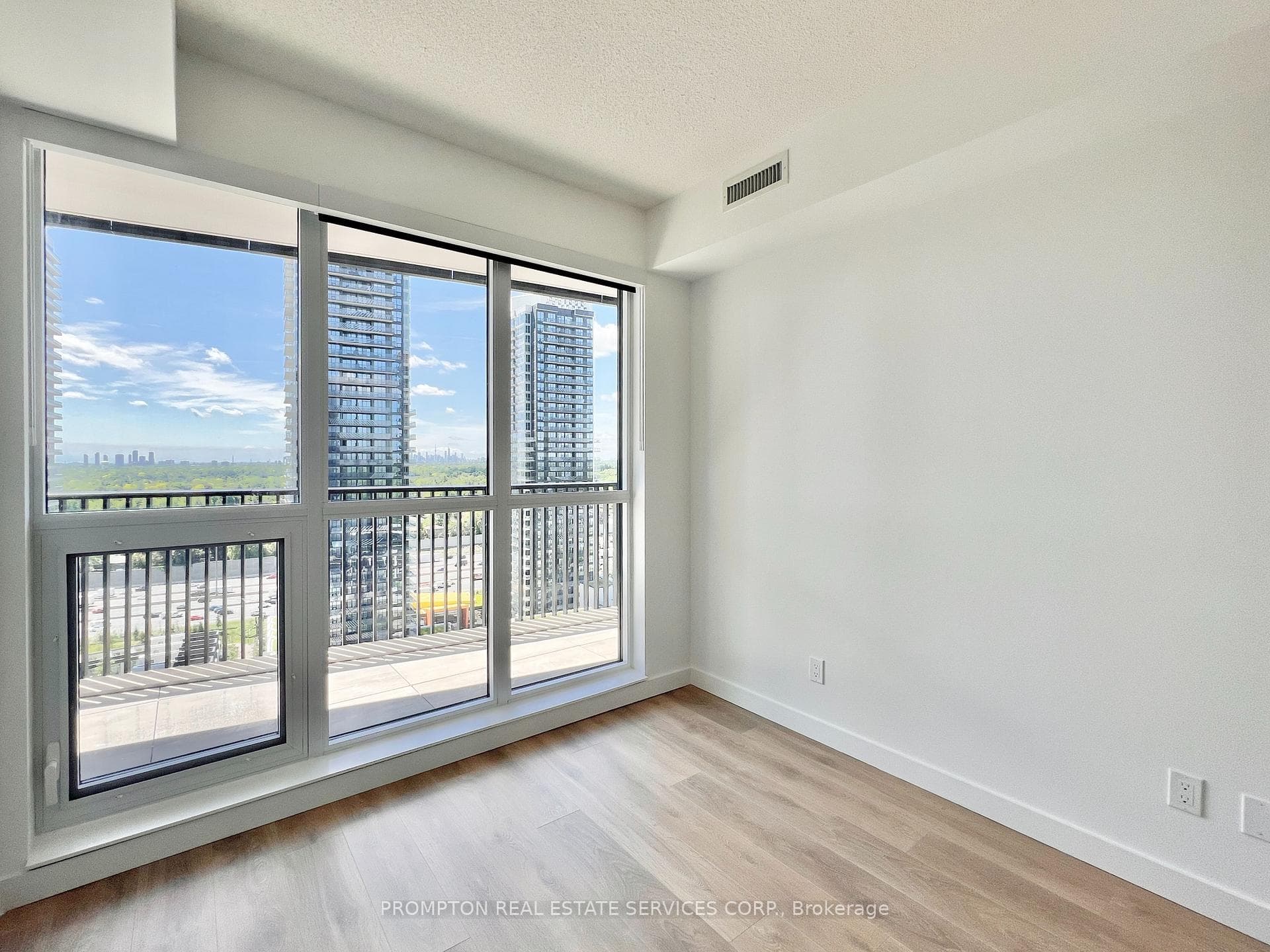 68 Esther Shiner Boulevard Unit 2016 photo 20