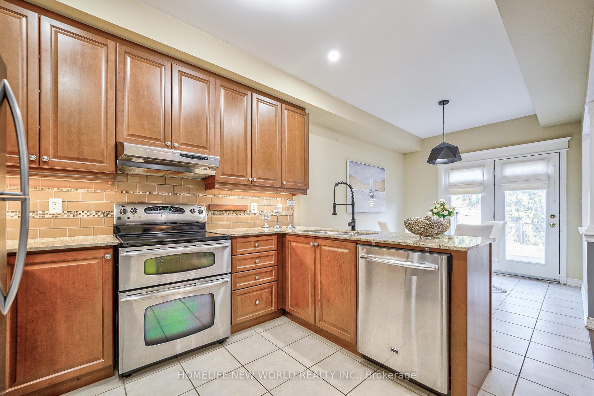 469 William Dunn Crescent photo 17