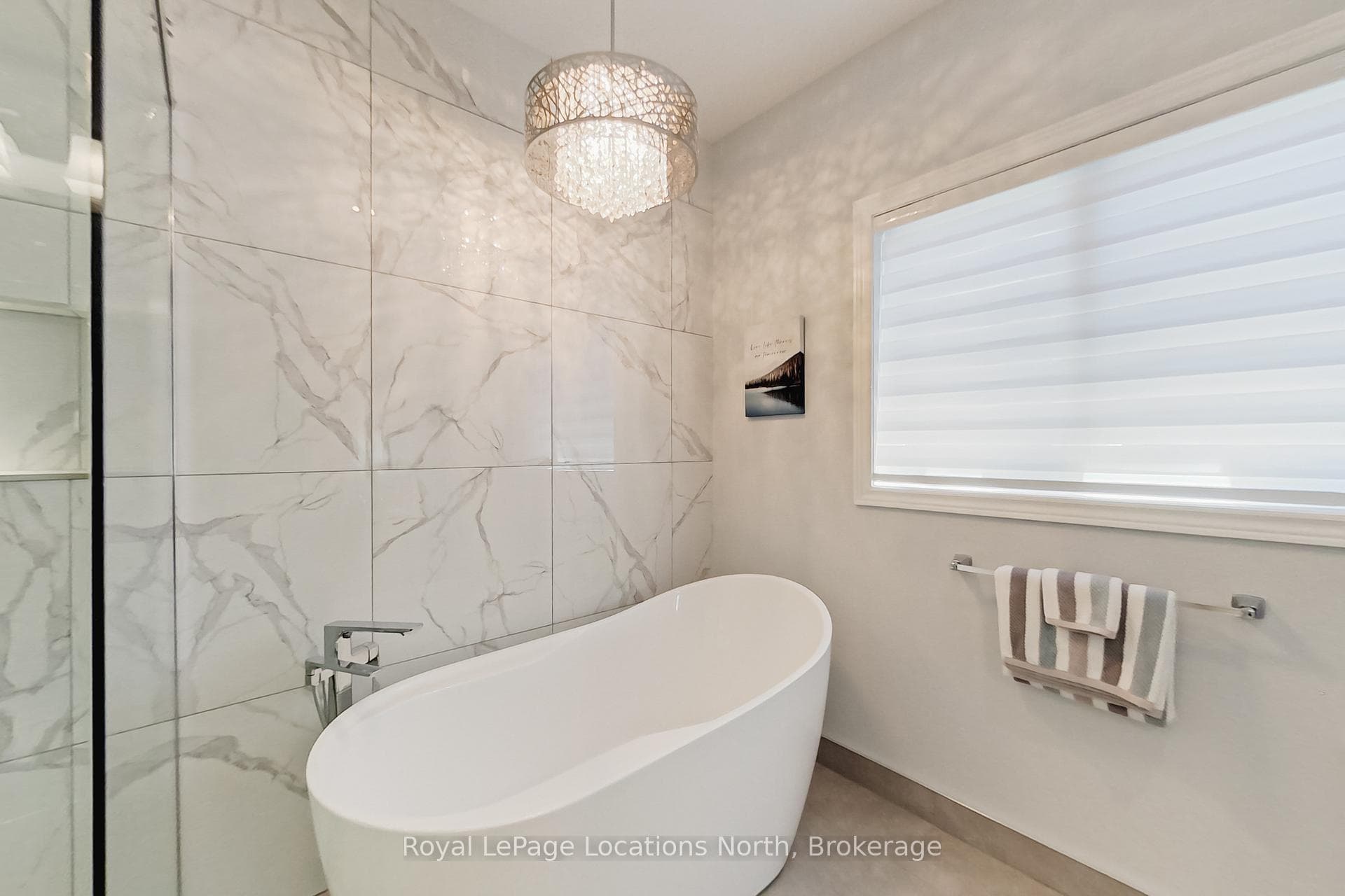 Primary Ensuite Soaker Tub
