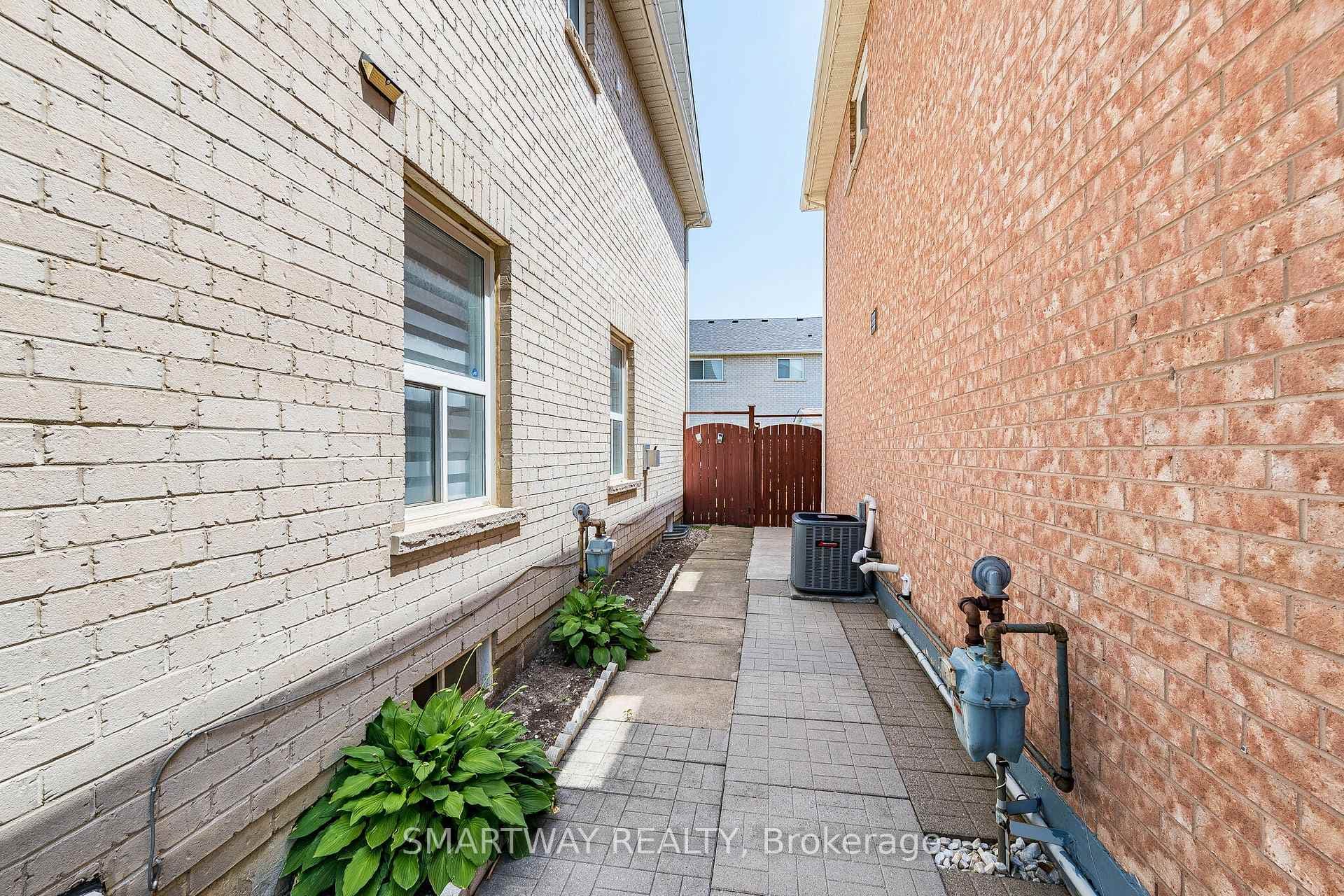 38 Lockburn Crescent photo 39