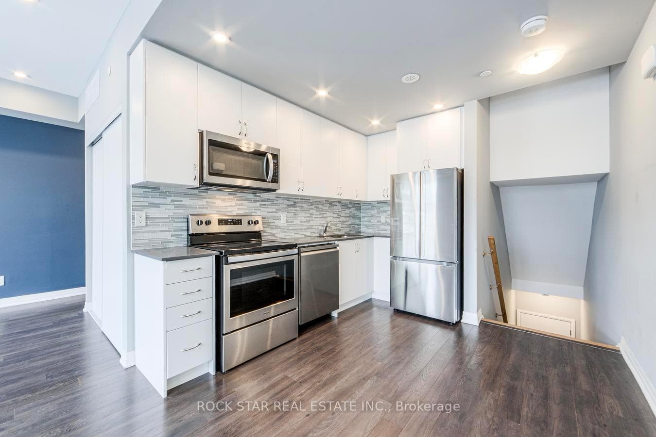670 Atwater Avenue Unit 16 photo 10