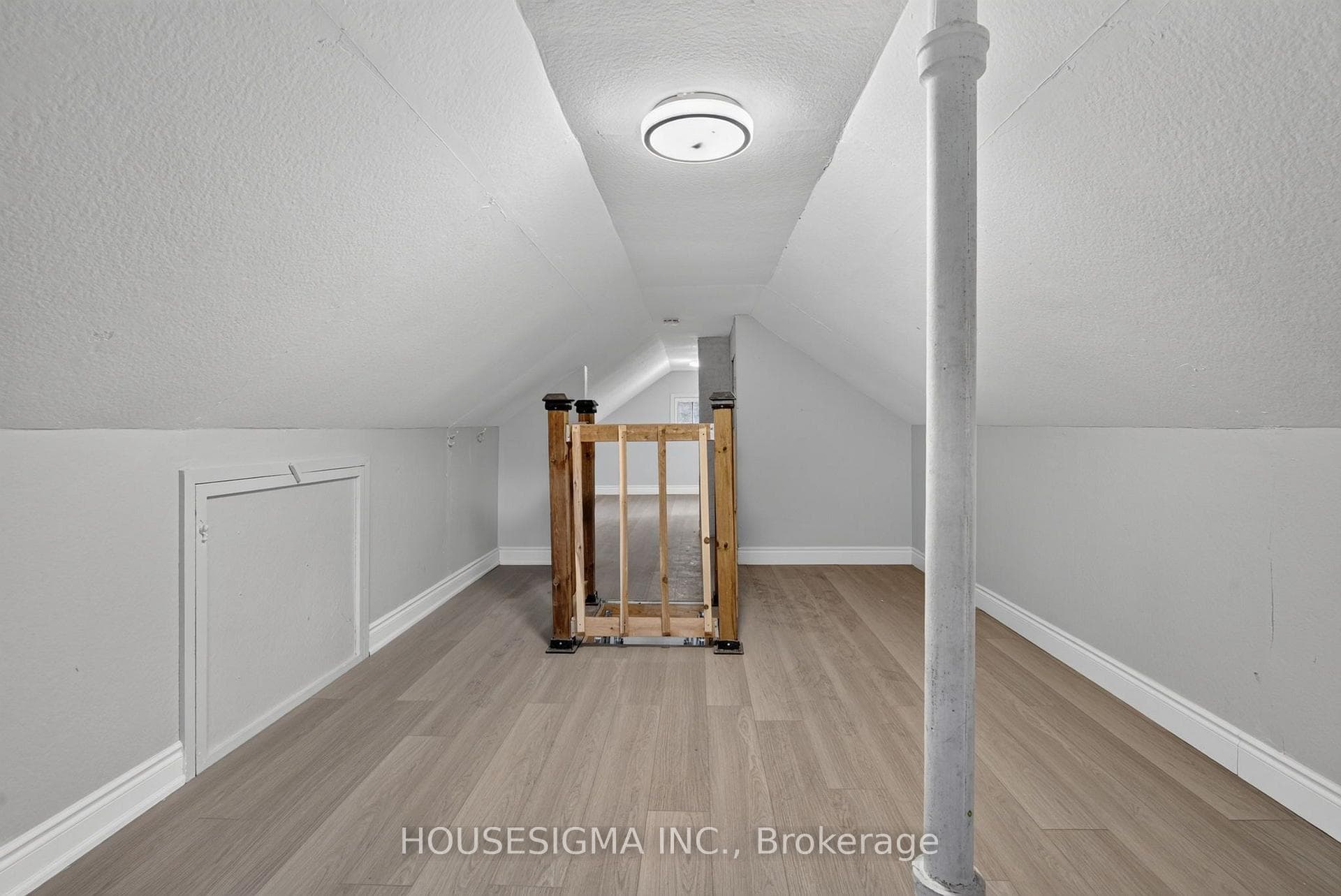 342 Carlton Street photo 26